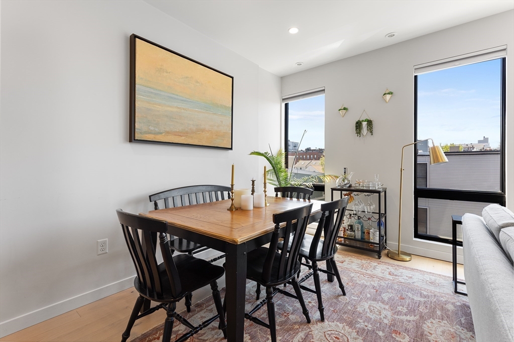 340 W 2nd St 23