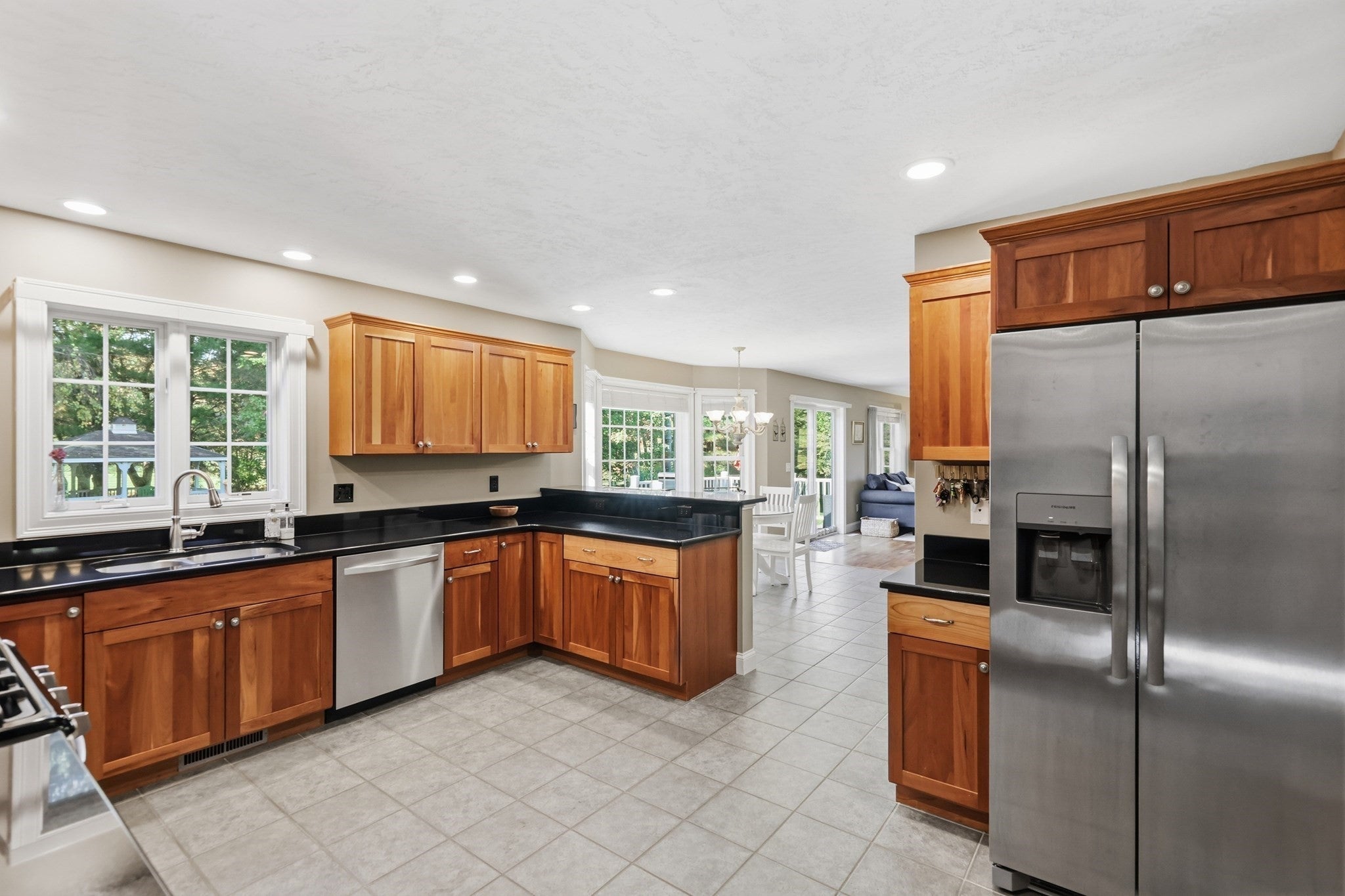 7 Holly Cir, Easthampton, MA, 7 Holly Cir, Easthampton, MA Photo #21