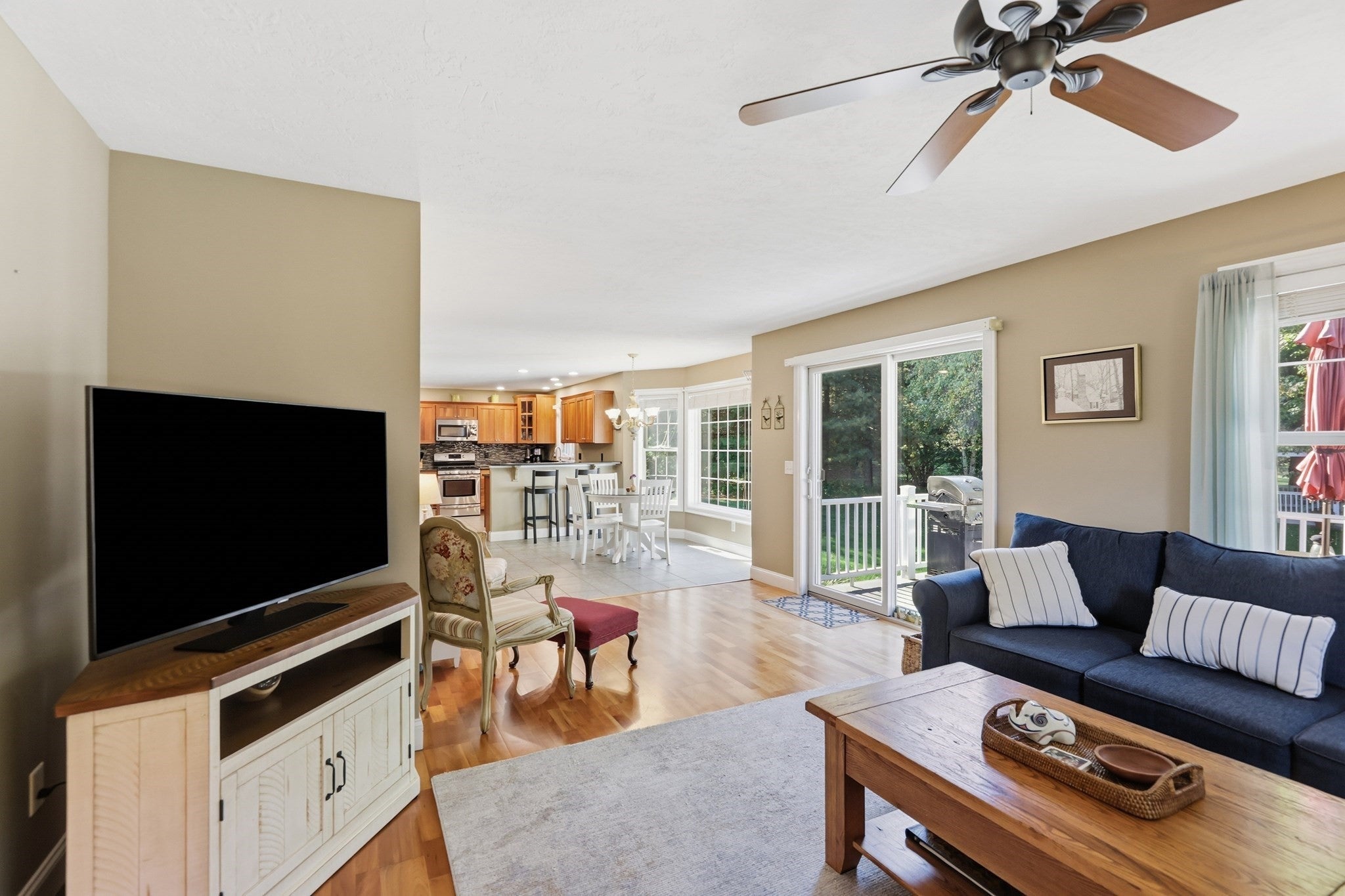 7 Holly Cir, Easthampton, MA, 7 Holly Cir, Easthampton, MA Photo #13