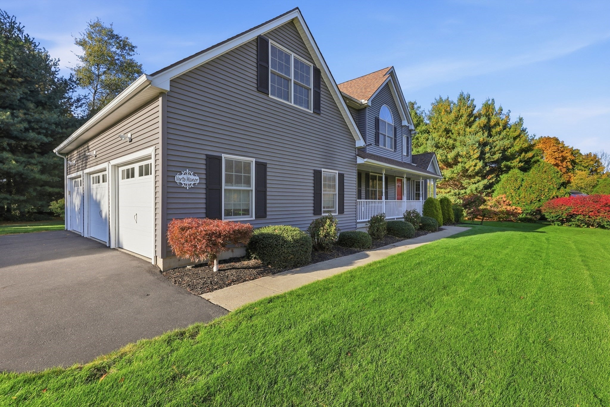 7 Holly Cir, Easthampton, MA, 7 Holly Cir, Easthampton, MA Photo #3