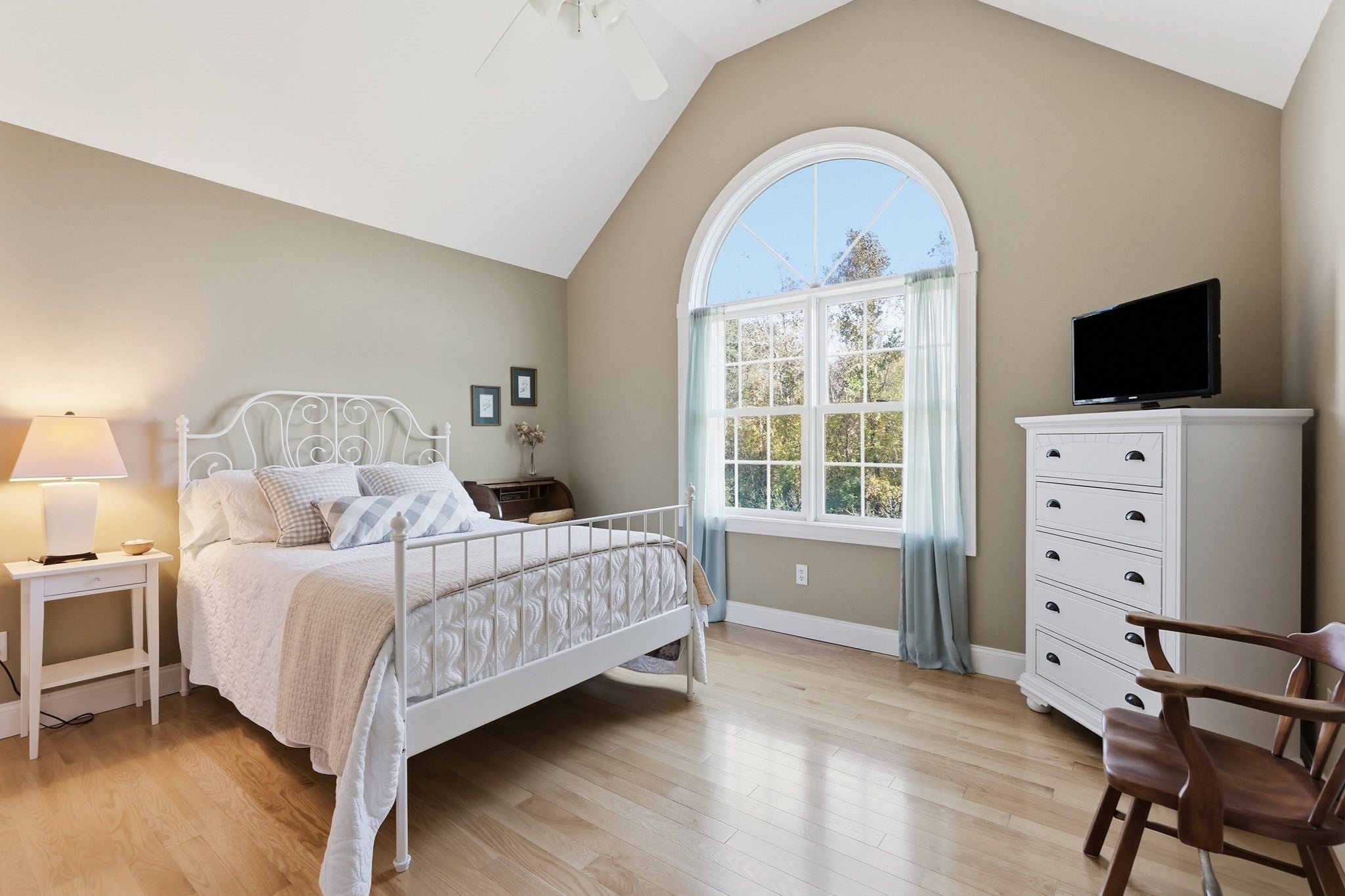 7 Holly Cir, Easthampton, MA, 7 Holly Cir, Easthampton, MA Photo #30