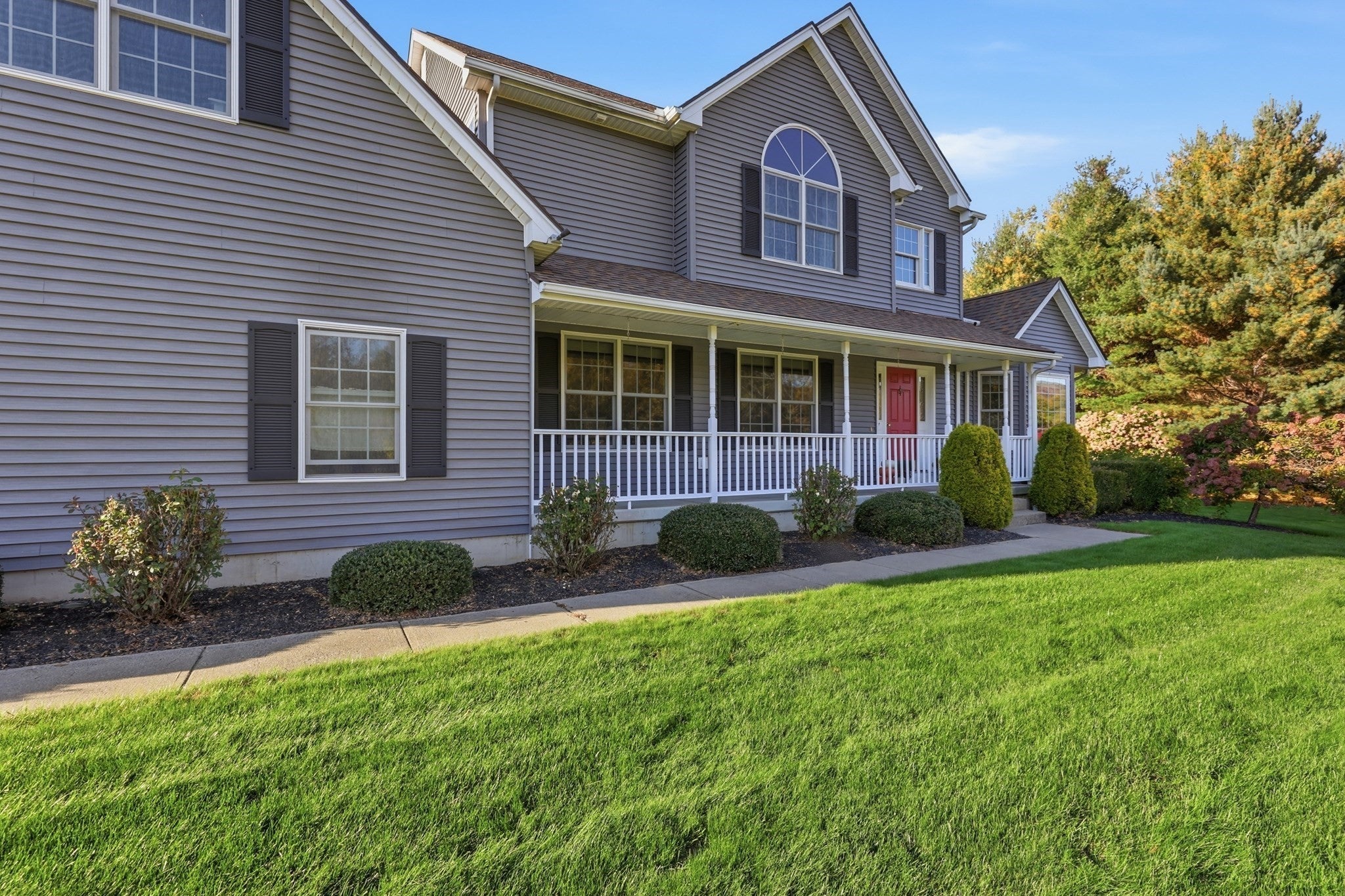7 Holly Cir, Easthampton, MA, 7 Holly Cir, Easthampton, MA Photo #4