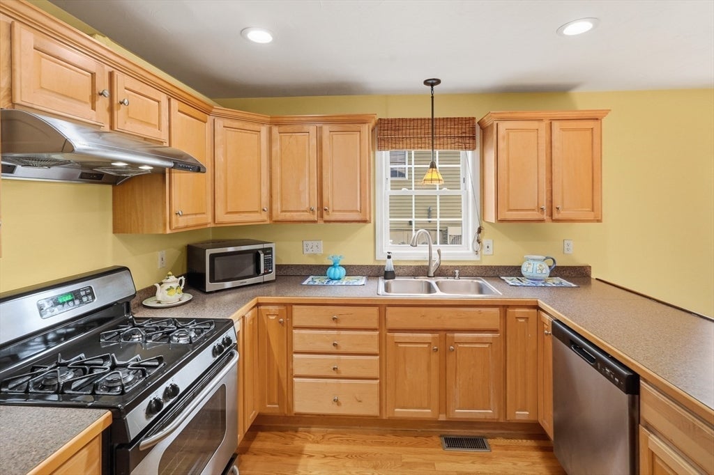 42 Castine St #A, Worcester, MA, 42 Castine St #A, Worcester, MA Photo #11