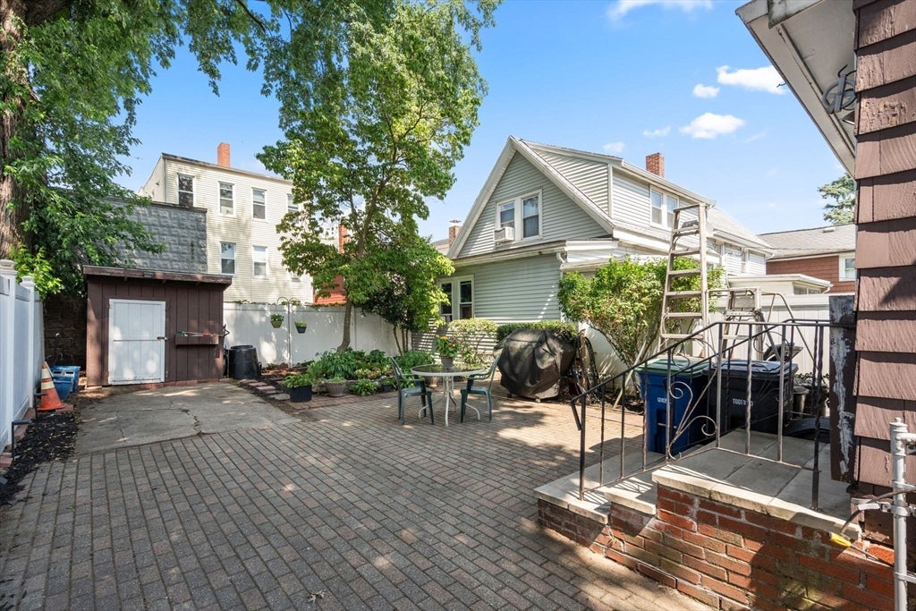 31 Everett Ave