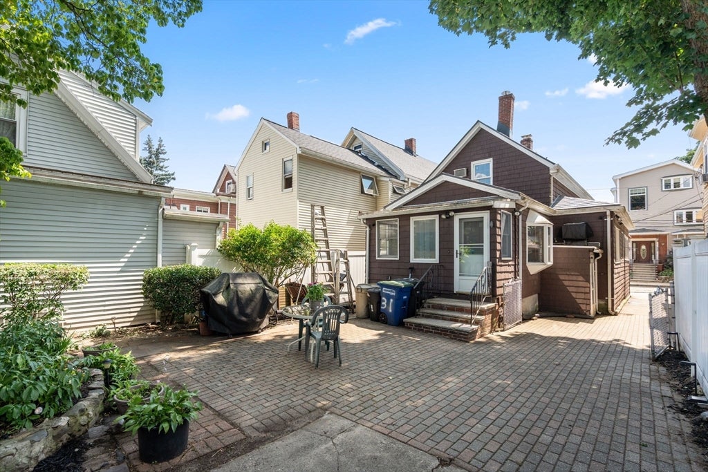 31 Everett Ave
