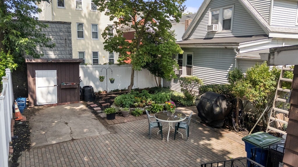 31 Everett Ave