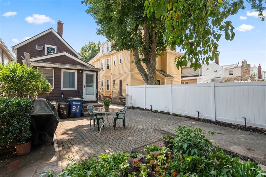 31 Everett Ave