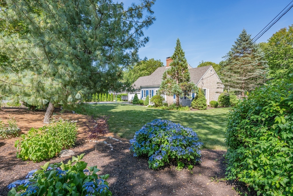 1 Leveridge Ln