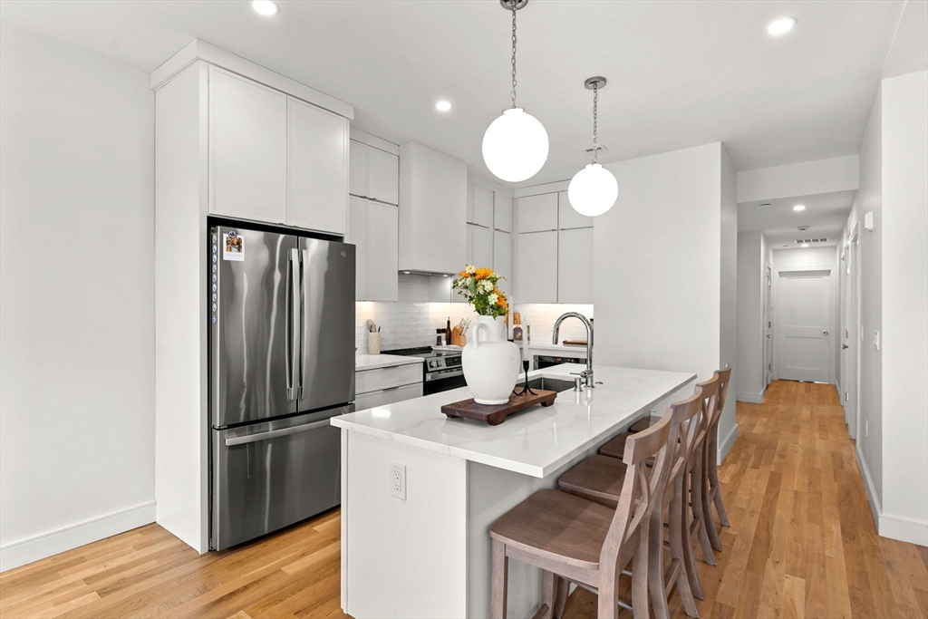 298 Maverick St 3