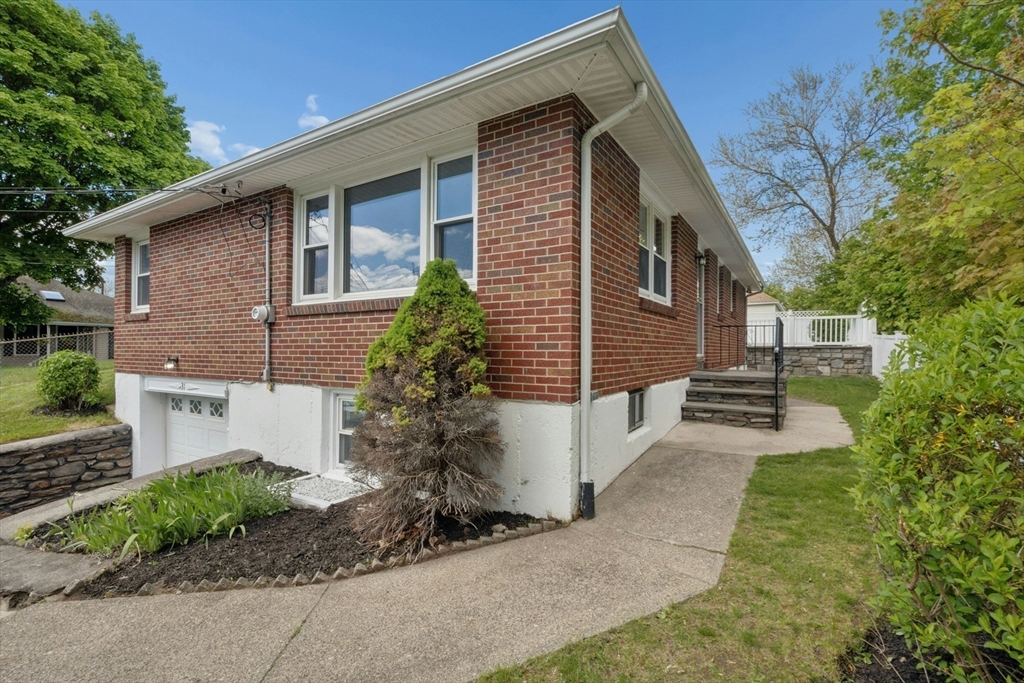 31 Villa Rd, Shrewsbury, MA, 31 Villa Rd, Shrewsbury, MA Photo #3