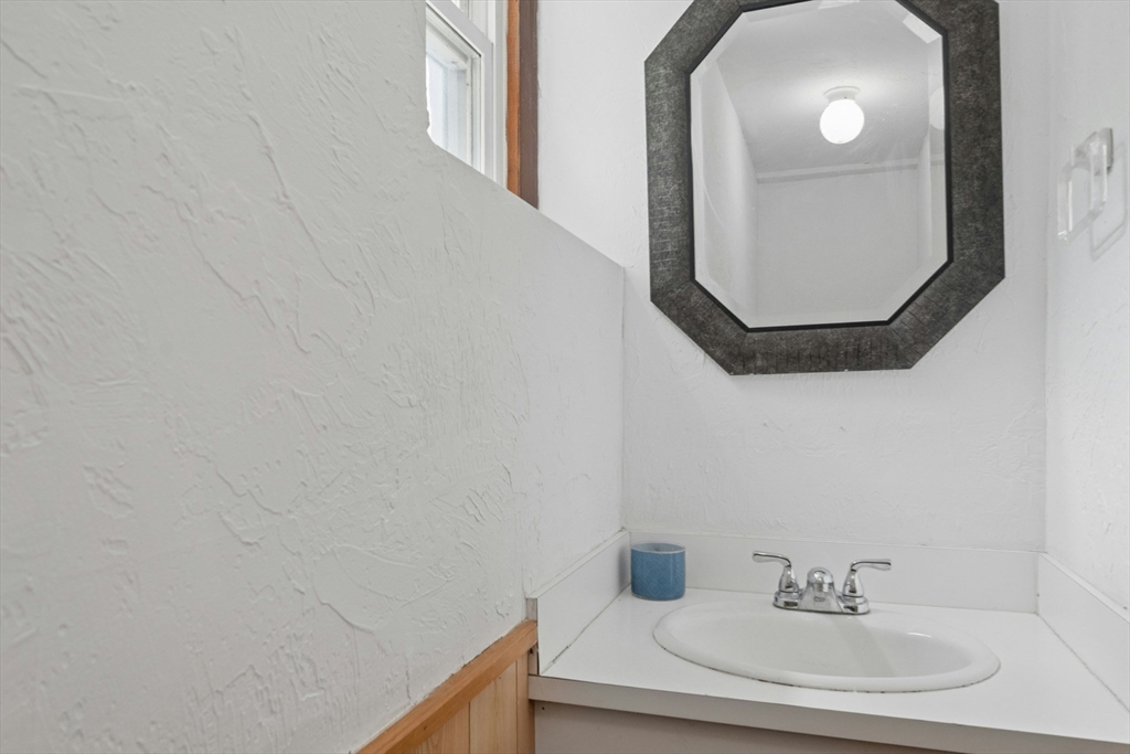 31 Villa Rd, Shrewsbury, MA, 31 Villa Rd, Shrewsbury, MA Photo #24