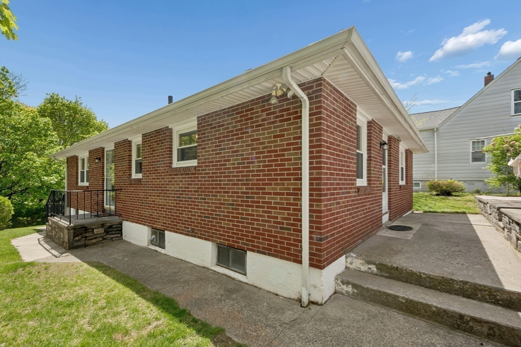 31 Villa Rd, Shrewsbury, MA, 31 Villa Rd, Shrewsbury, MA Photo #14