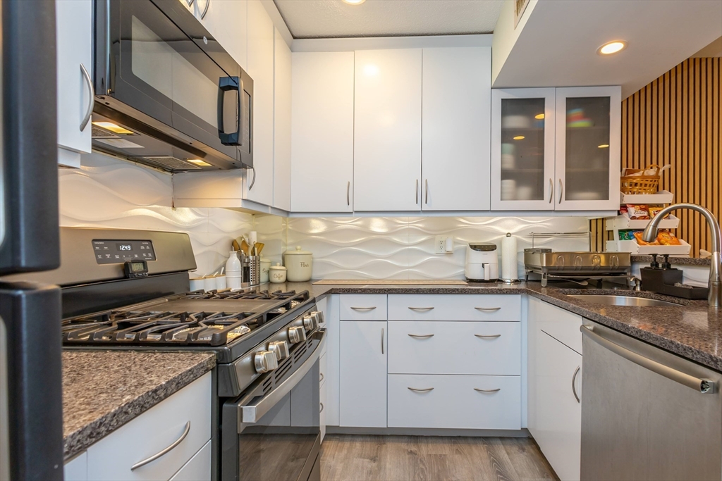 147 Kelton St 609