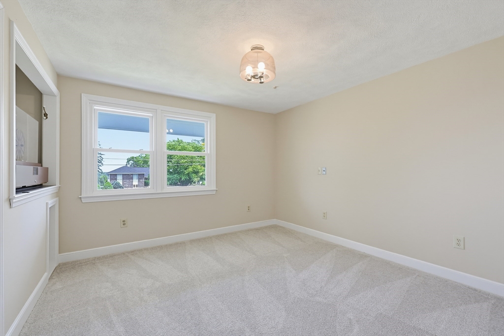 86 North Ave, Mendon, MA, 86 North Ave, Mendon, MA Photo #34