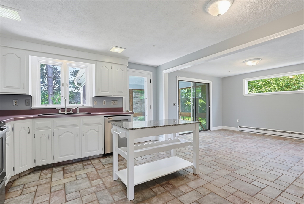 86 North Ave, Mendon, MA, 86 North Ave, Mendon, MA Photo #25