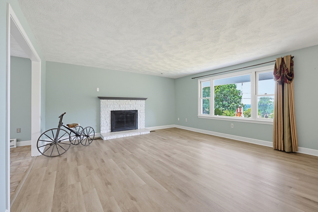 86 North Ave, Mendon, MA, 86 North Ave, Mendon, MA Photo #18
