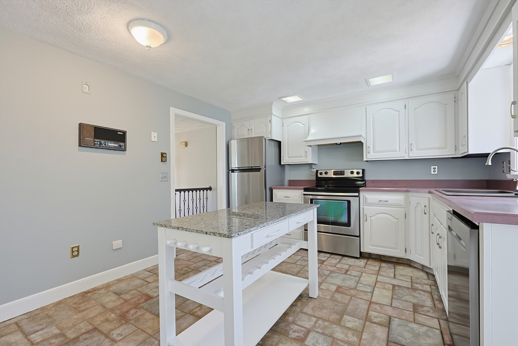 86 North Ave, Mendon, MA, 86 North Ave, Mendon, MA Photo #23