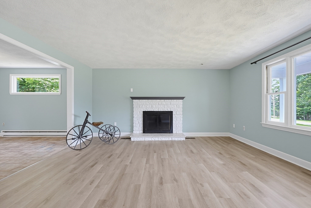 86 North Ave, Mendon, MA, 86 North Ave, Mendon, MA Photo #19