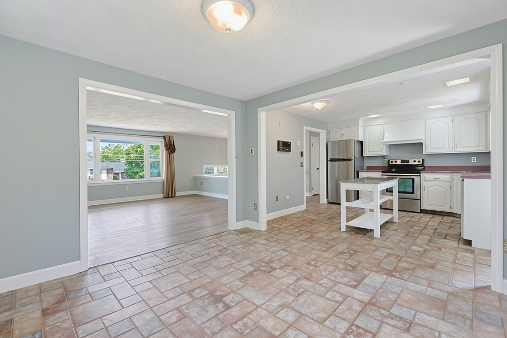 86 North Ave, Mendon, MA, 86 North Ave, Mendon, MA Photo #22