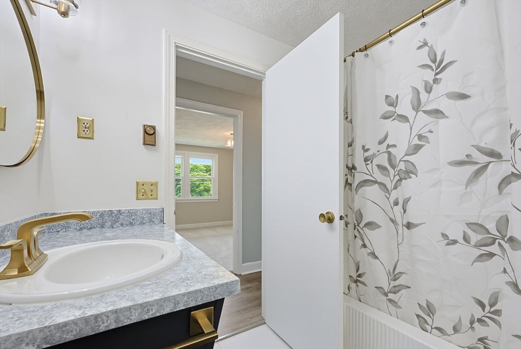 86 North Ave, Mendon, MA, 86 North Ave, Mendon, MA Photo #32