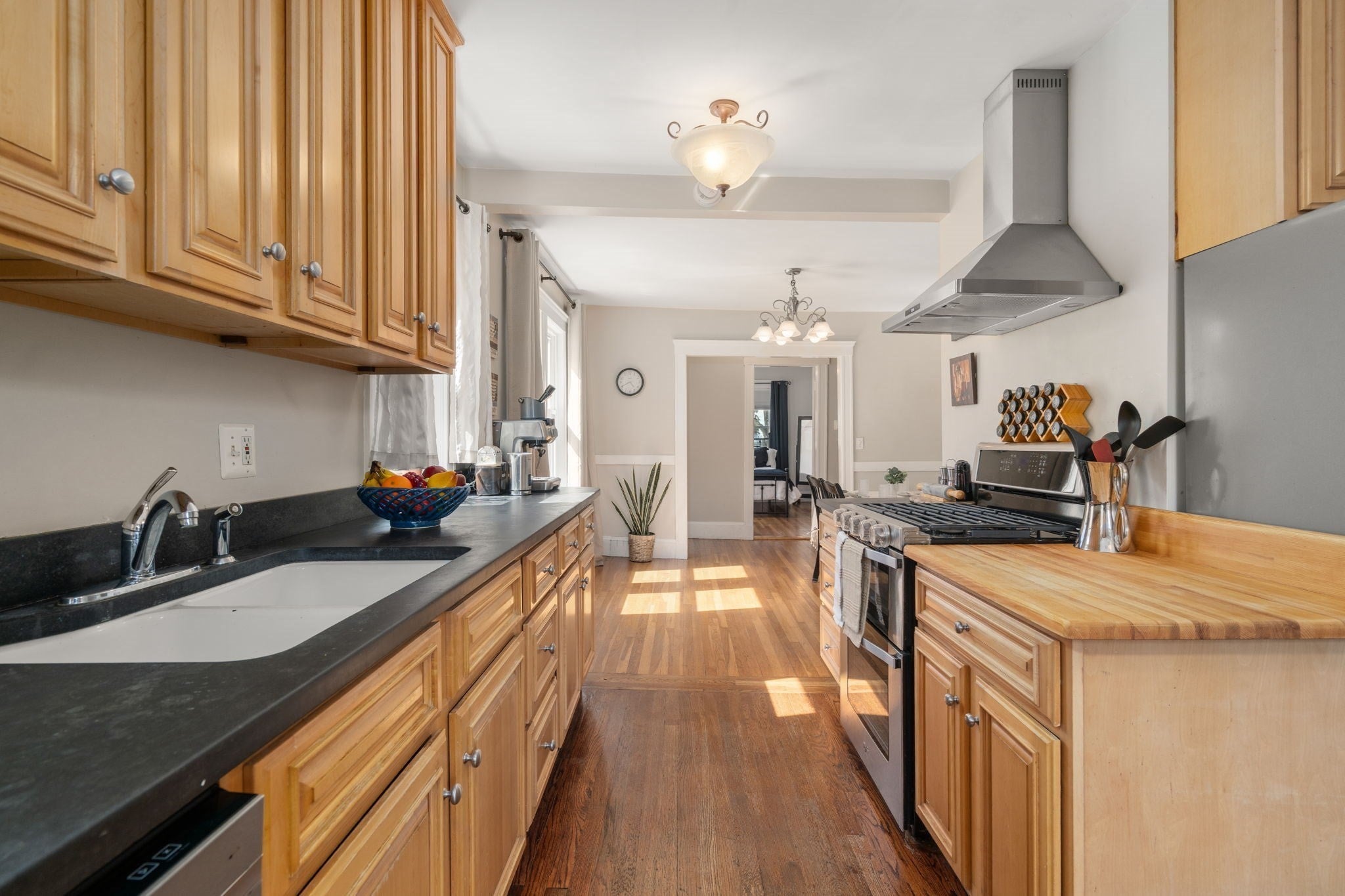 37 Everett St #1, Waltham, MA Photo #15