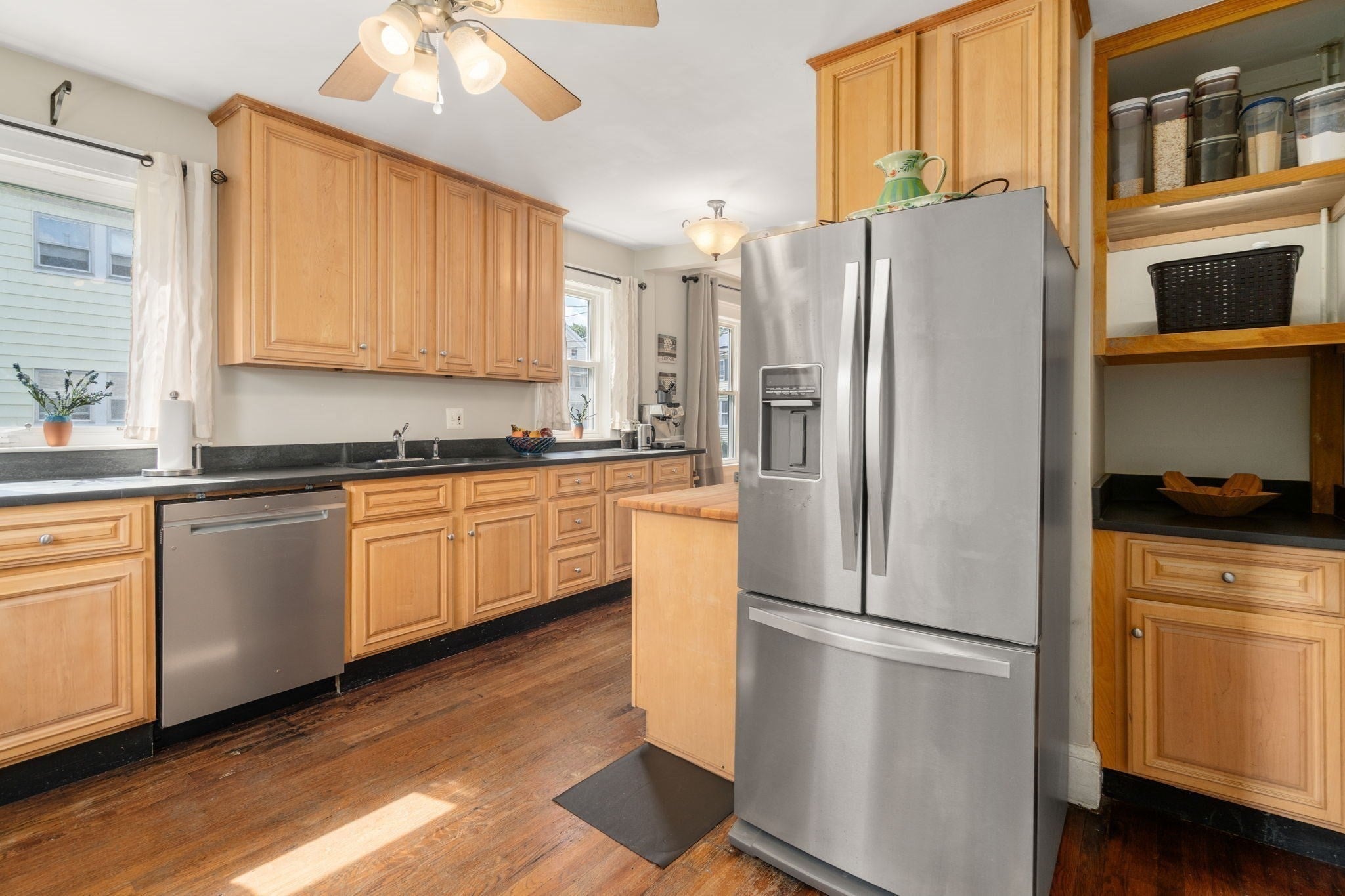 37 Everett St #1, Waltham, MA Photo #17