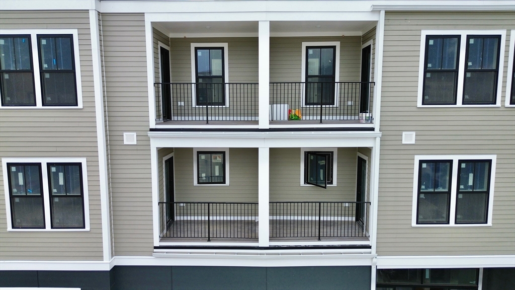 421 High St 205