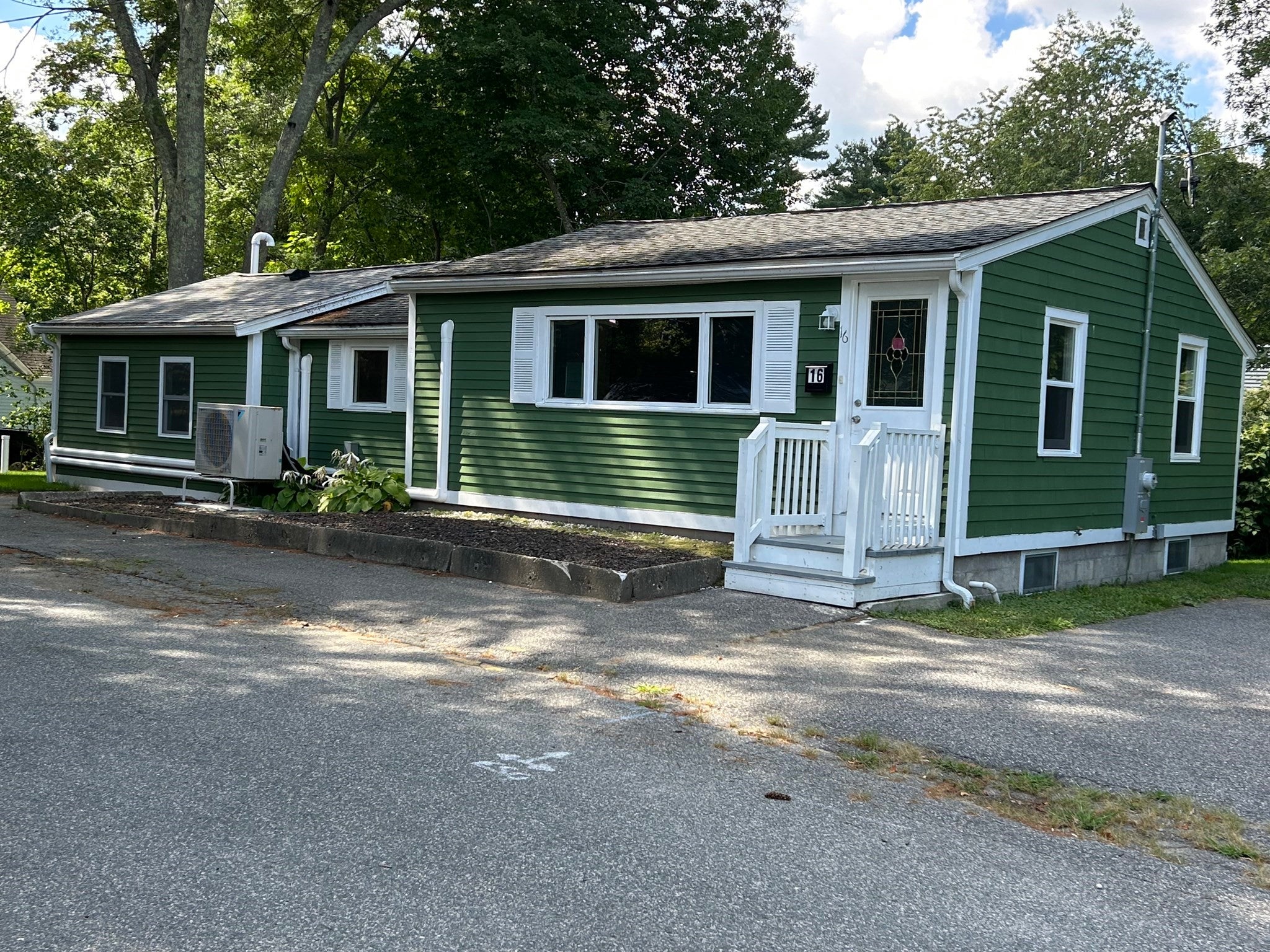 16 Upton St, Hanson, MA Photo #1