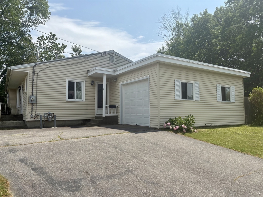 32 Watson Ave