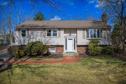 15 Skyline Rutland MA 01543
