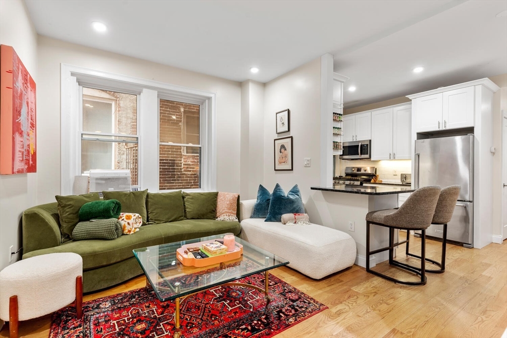 81 Prince St 2