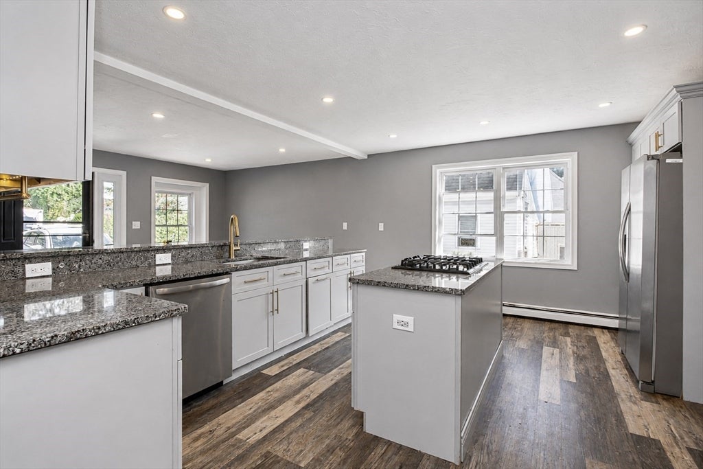 126 Sears Island Dr, Worcester, MA, 126 Sears Island Dr, Worcester, MA Photo #6