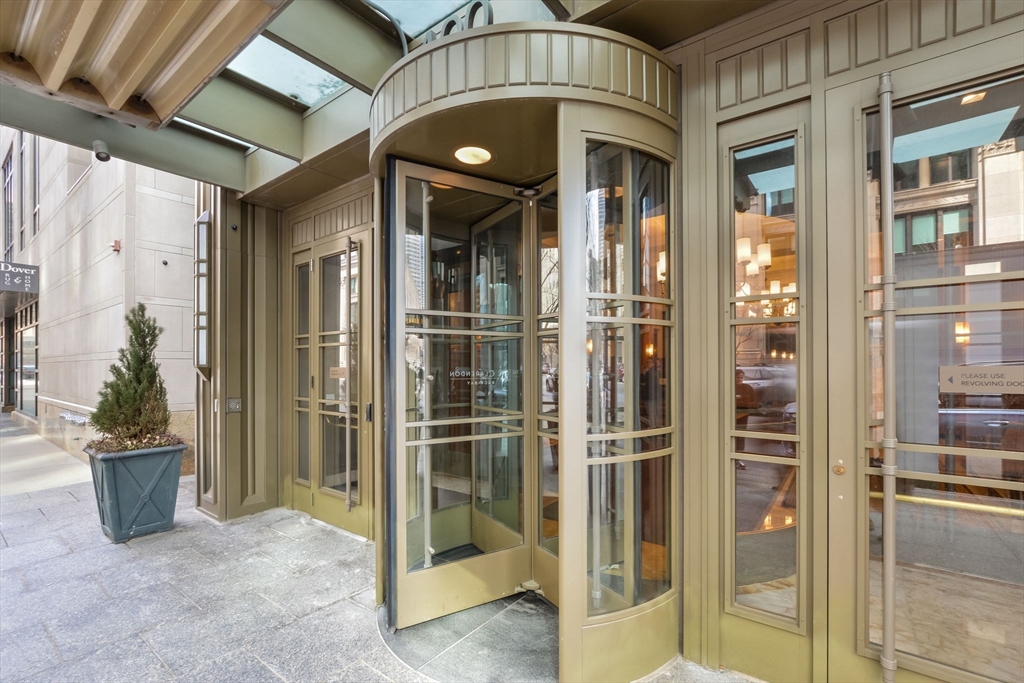 400 Stuart St 29C