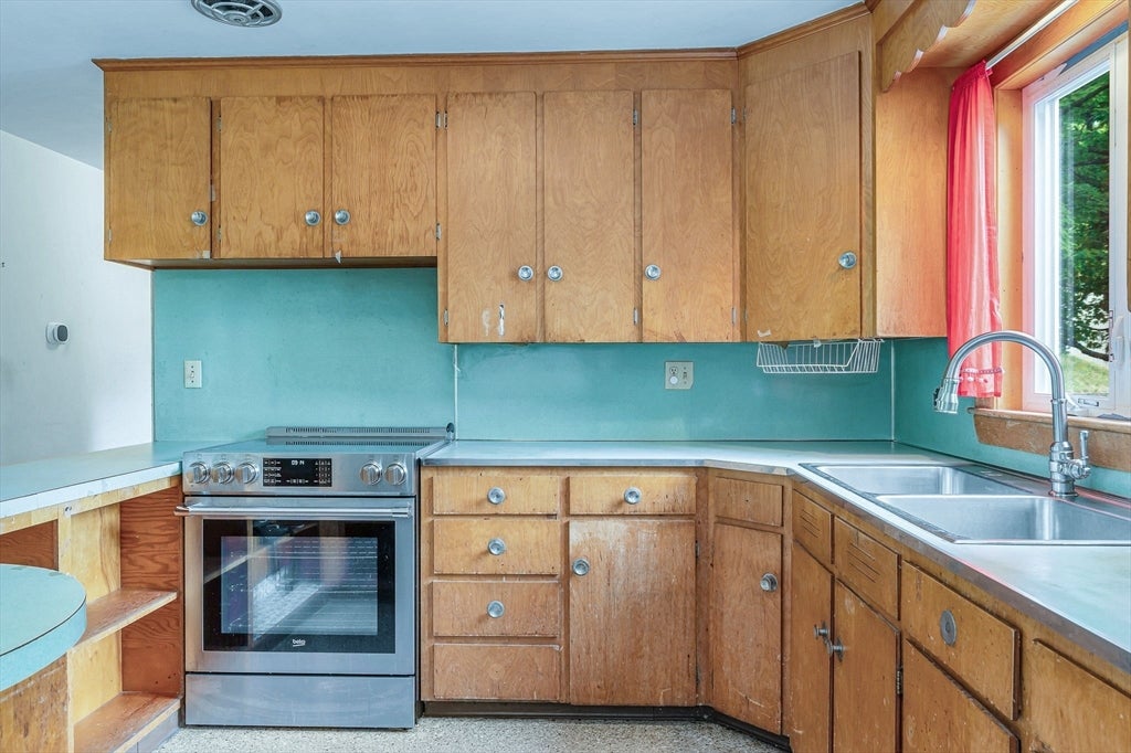 129 Forest St, Haverhill, MA, 129 Forest St, Haverhill, MA Photo #14