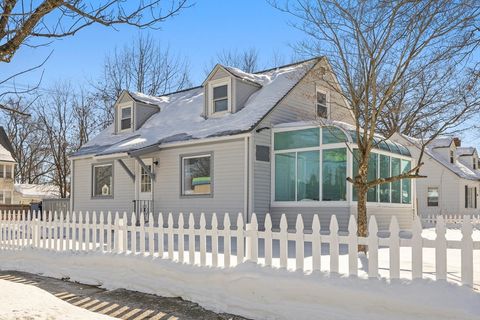 4 Seneca Street Springfield MA 01151