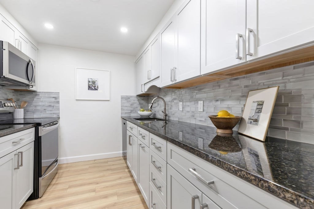 100 Boatswain's Way 201