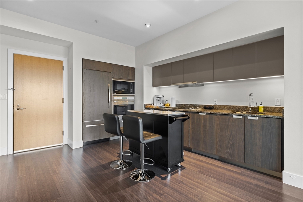110 Stuart Street 19A