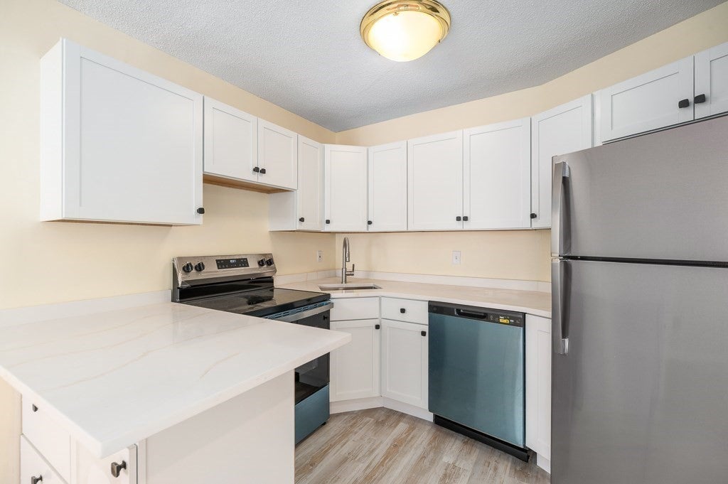 300 Lynn Shore Dr #410, Lynn, MA Photo #27