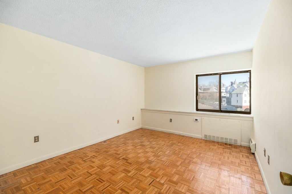 300 Lynn Shore Dr #410, Lynn, MA Photo #29