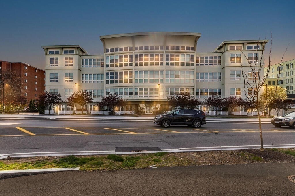 10 Ocean Ave