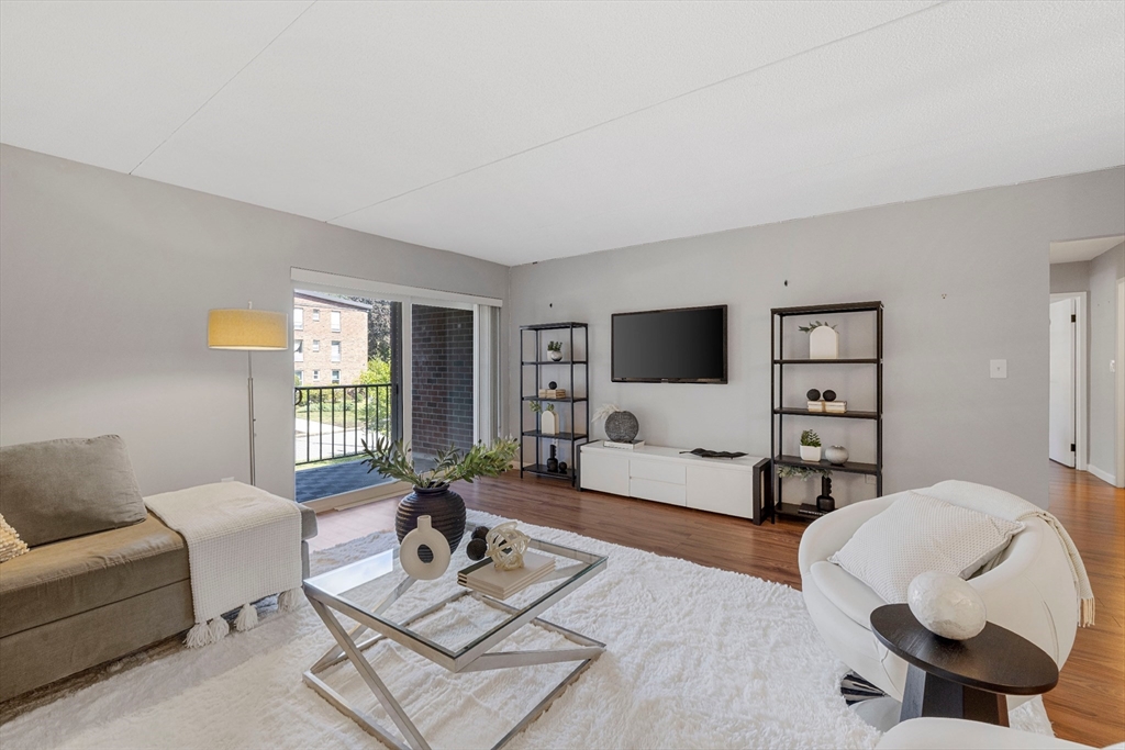 50-56 Broadlawn Park 221