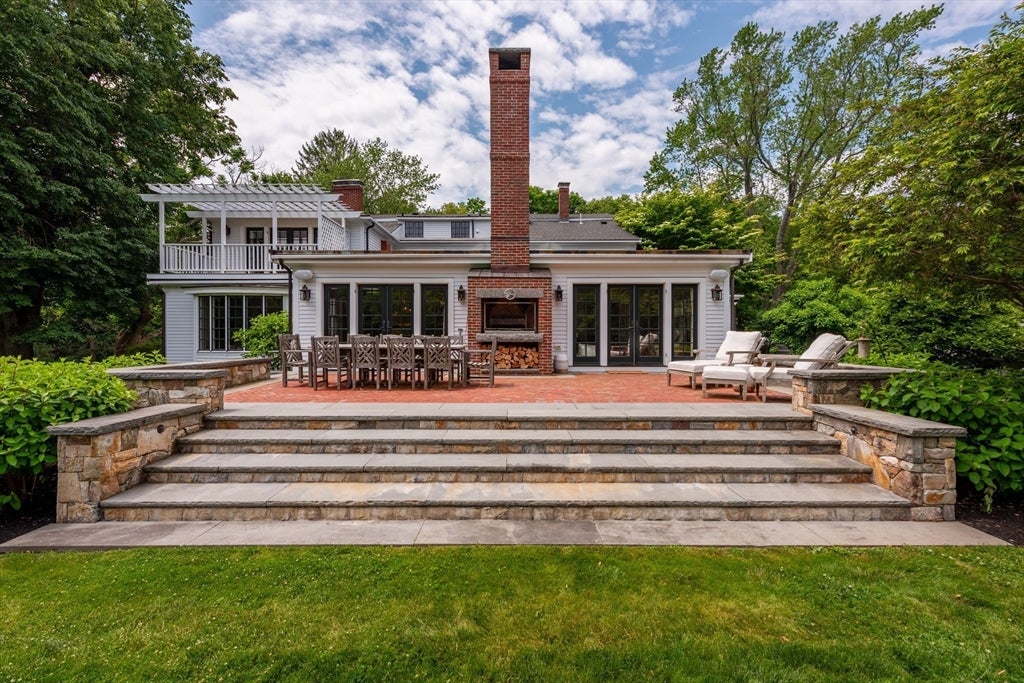 675 Bay Road