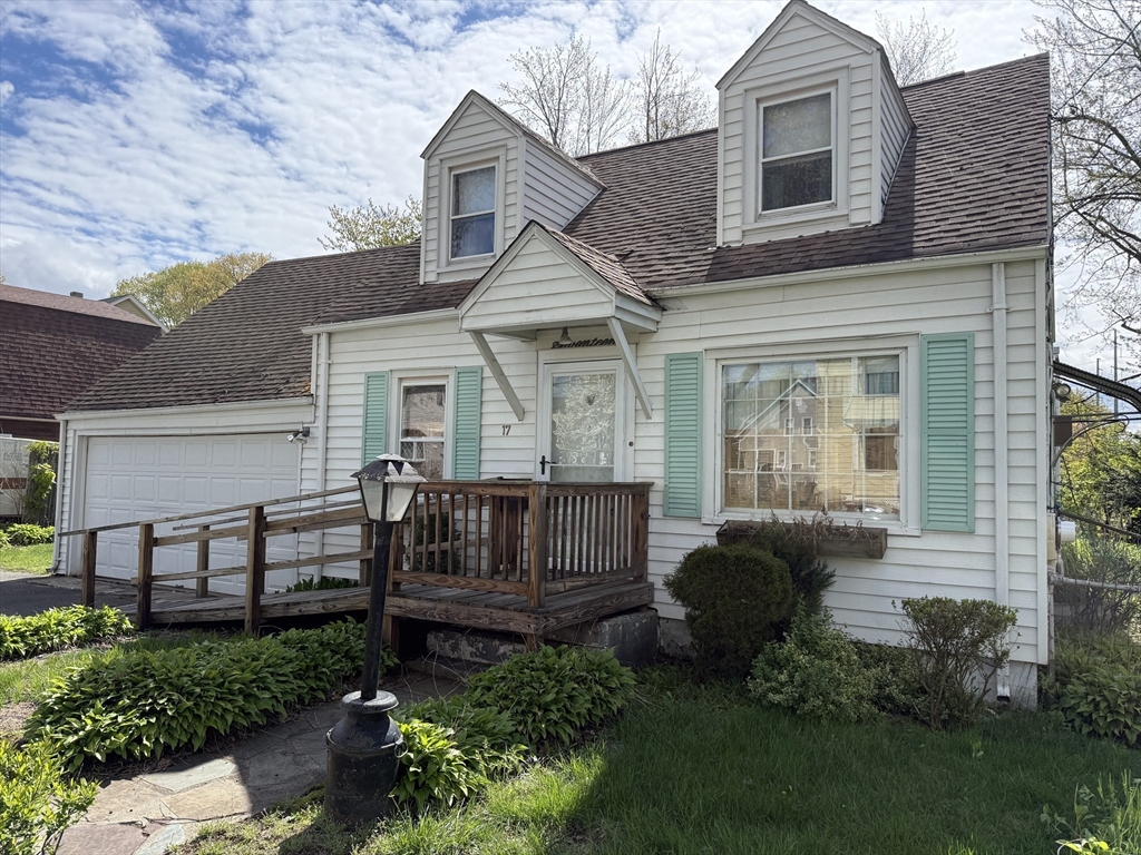 17 Royal St