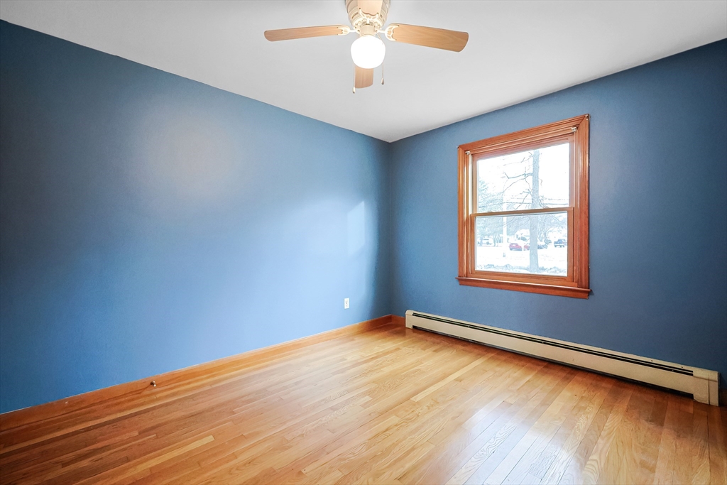 North Attleboro, Massachusetts 02760, United States, 3 Bedrooms Bedrooms, ,1 BathroomBathrooms,Residential,Pending,21339