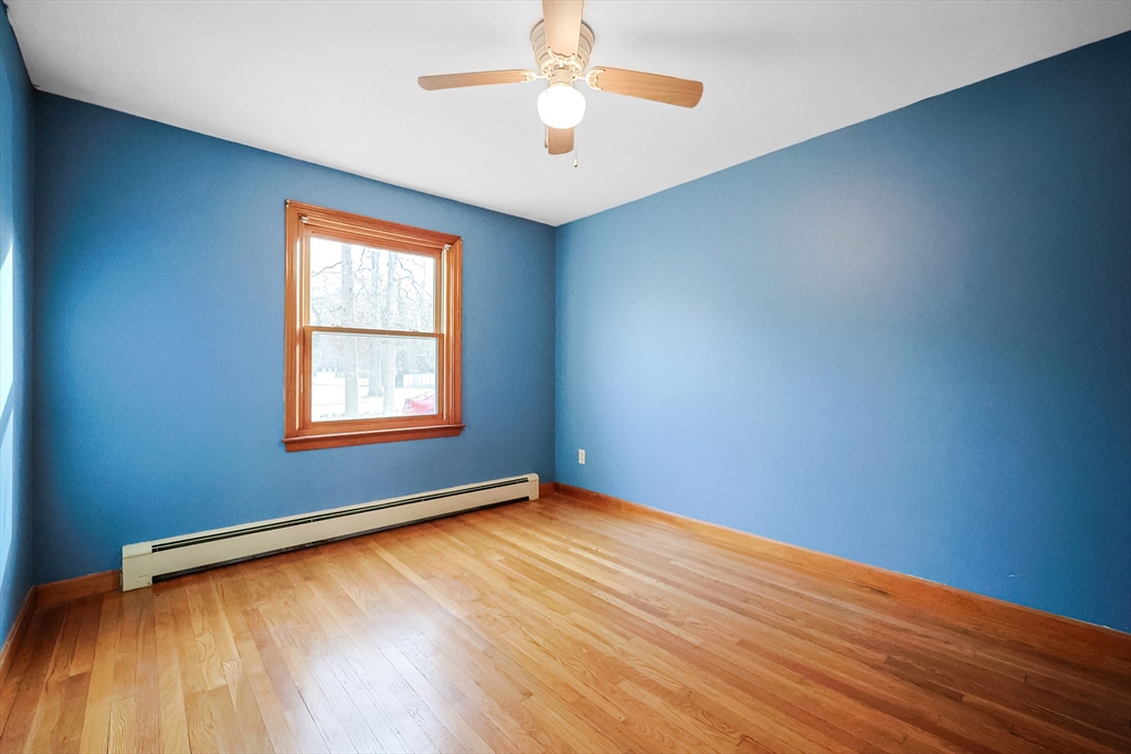 North Attleboro, Massachusetts 02760, United States, 3 Bedrooms Bedrooms, ,1 BathroomBathrooms,Residential,Pending,21339