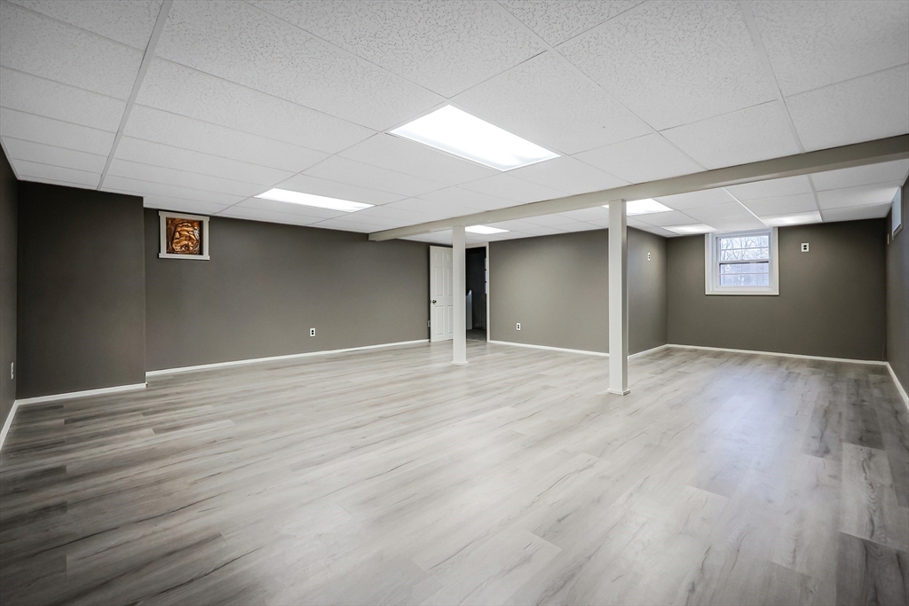 North Attleboro, Massachusetts 02760, United States, 3 Bedrooms Bedrooms, ,1 BathroomBathrooms,Residential,Pending,21339