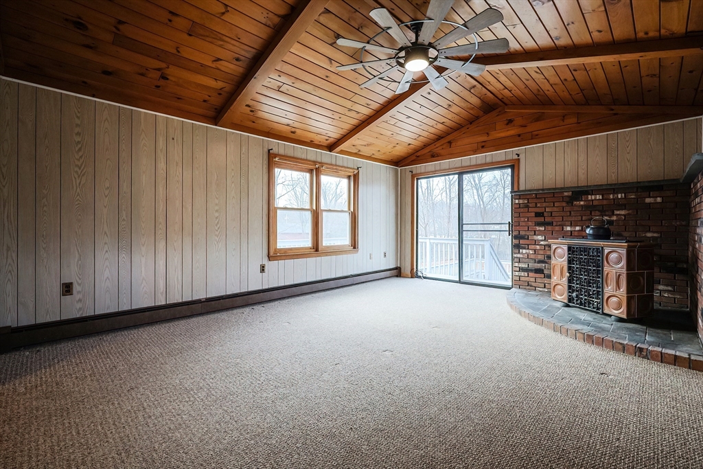 North Attleboro, Massachusetts 02760, United States, 3 Bedrooms Bedrooms, ,1 BathroomBathrooms,Residential,Pending,21339