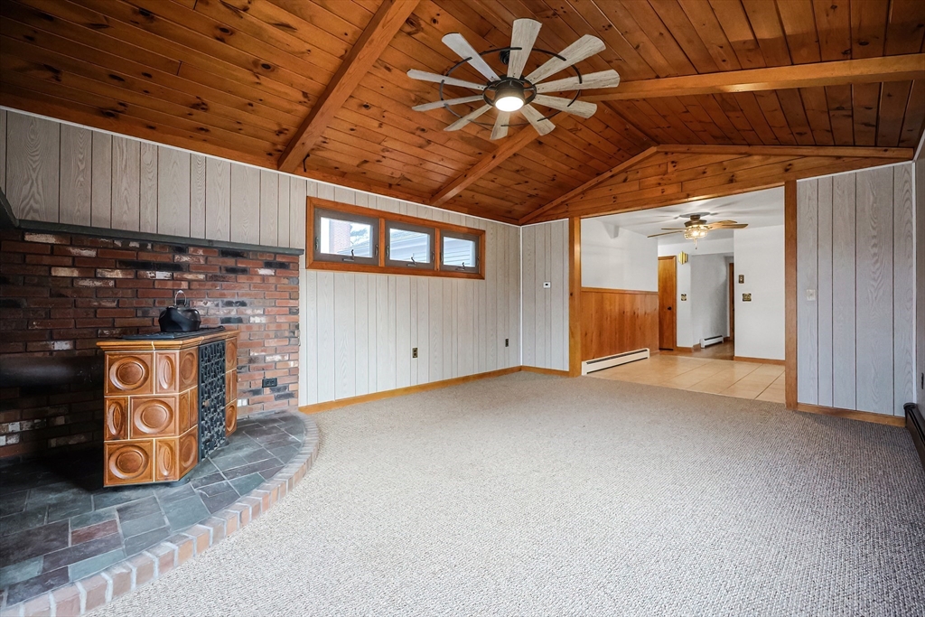 North Attleboro, Massachusetts 02760, United States, 3 Bedrooms Bedrooms, ,1 BathroomBathrooms,Residential,Pending,21339