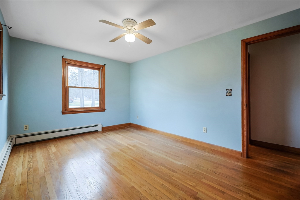 North Attleboro, Massachusetts 02760, United States, 3 Bedrooms Bedrooms, ,1 BathroomBathrooms,Residential,Pending,21339