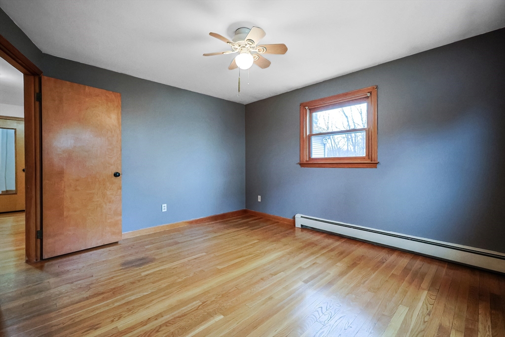 North Attleboro, Massachusetts 02760, United States, 3 Bedrooms Bedrooms, ,1 BathroomBathrooms,Residential,Pending,21339